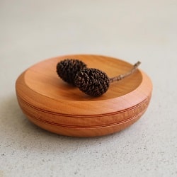 ļ